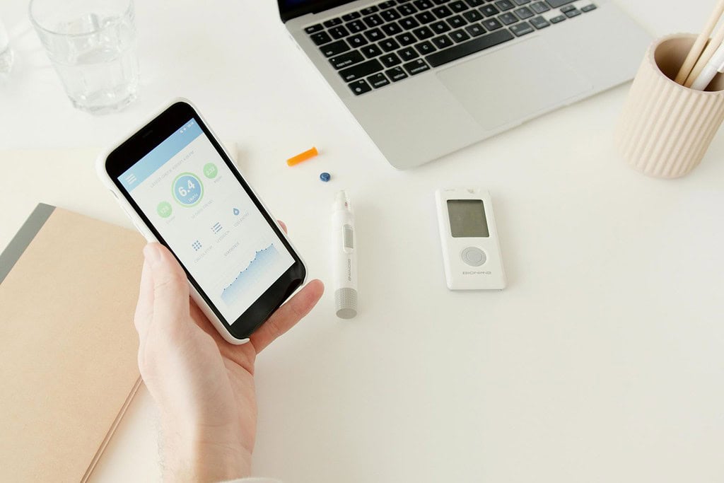 health tech - medical health tracking through smart phone